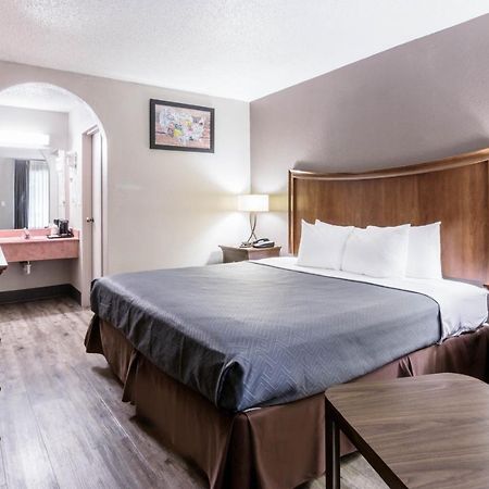 Econo Lodge Гейнсвил Екстериор снимка