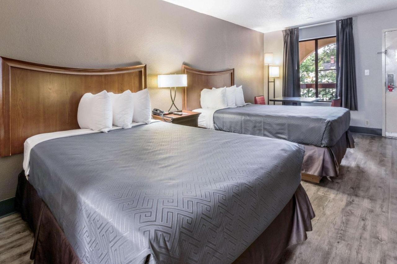Econo Lodge Гейнсвил Екстериор снимка