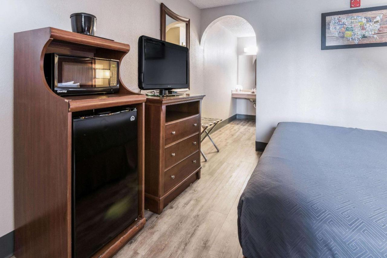 Econo Lodge Гейнсвил Екстериор снимка
