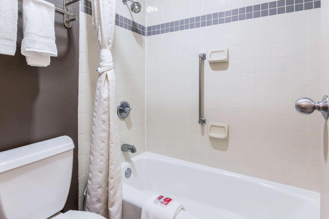 Econo Lodge Гейнсвил Екстериор снимка